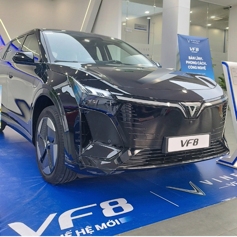 VinFast VF8
